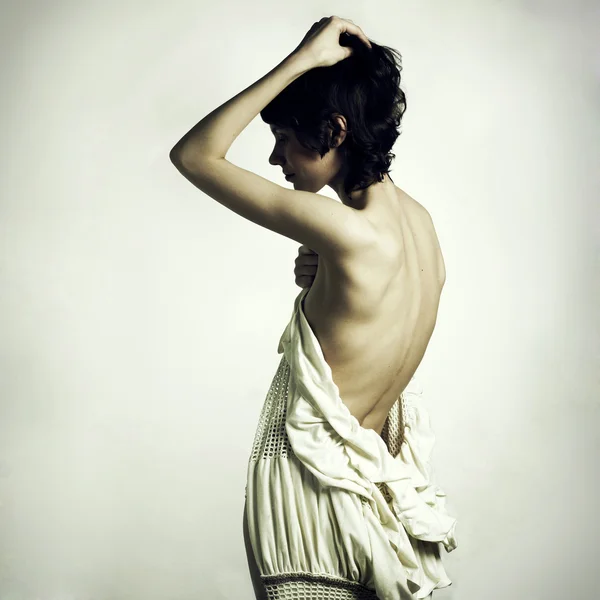 Elegantní svlékání žena — Stock fotografie