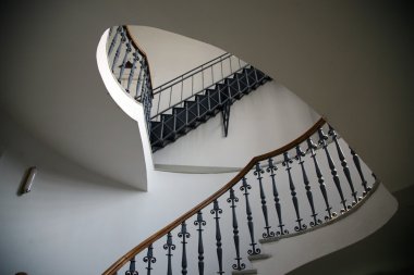 yuvarlak klasik merdiven iç