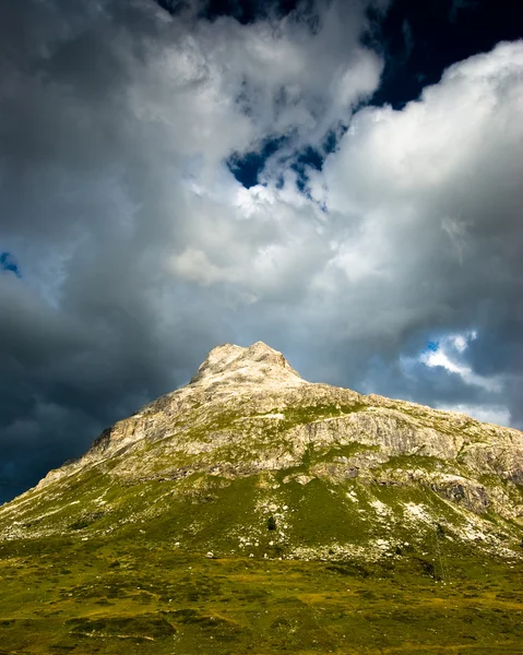 Cerro oscuro — Foto de Stock