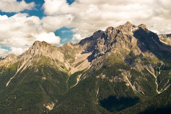 Yukarıda scoul dağlar — Stok fotoğraf