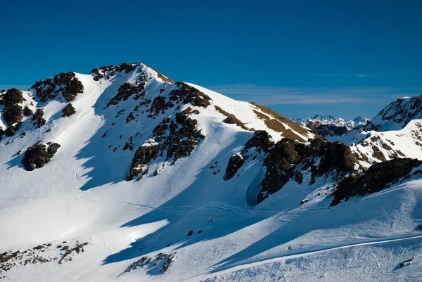 Sneeuw bedekte bergen — Stockfoto