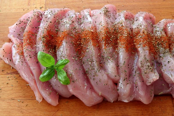 Fresh, raw meat slices — Stock Photo, Image
