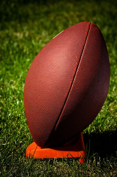 American Football on Tee Side View — Stock Photo, Image