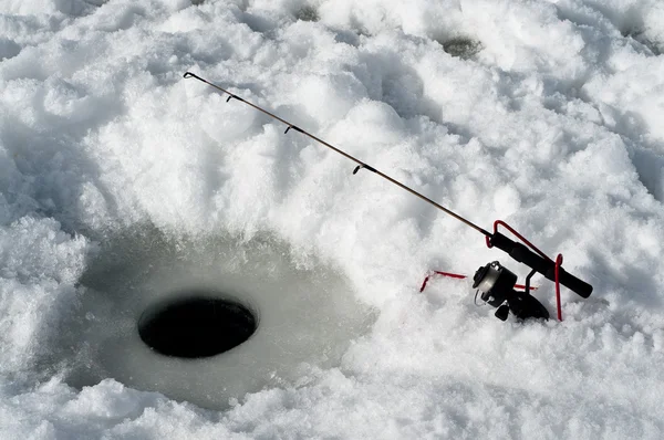 Caña y carrete de pesca de hielo — Foto de Stock
