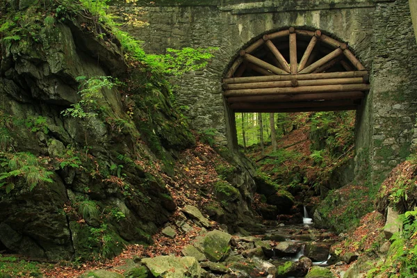 Старый мост — стоковое фото