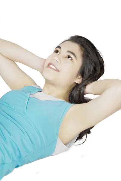 Teenager Mädchen macht Sit-ups — Stockfoto