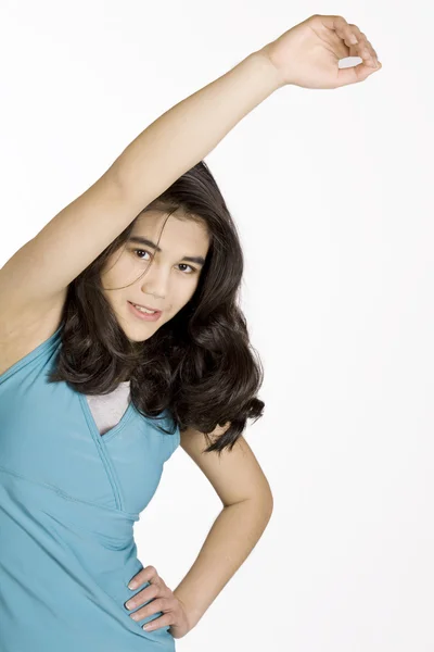 Adolescente chica haciendo ejercicio — Foto de Stock