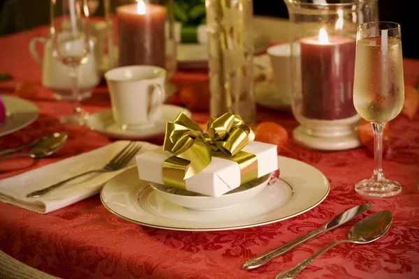 Cenário de mesa de Natal em vermelho — Fotografia de Stock