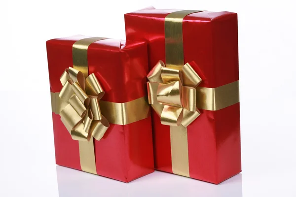 Elegante rote Geschenke — Stockfoto