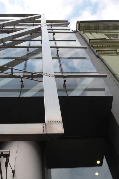 Edificio moderno. Frammento di una facciata — Foto Stock