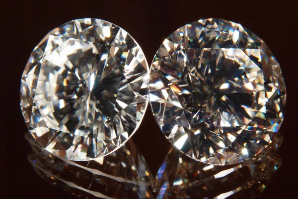 Zwei Diamanten. — Stockfoto