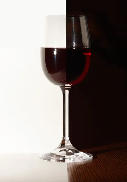 Wineglass of red wine. — Stock Photo, Image