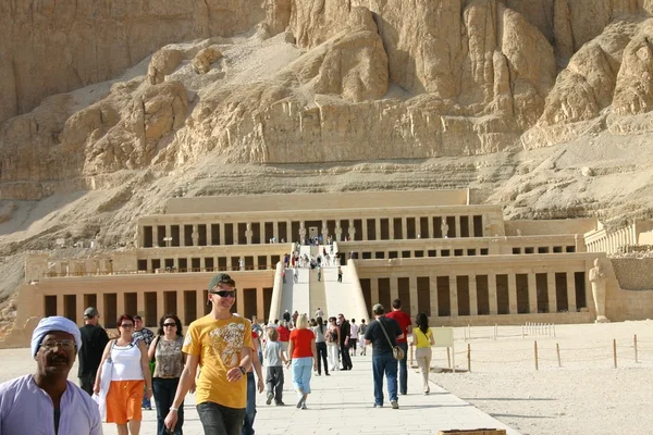 Egyiptom luxor hatschepsut templom — Stock Fotó