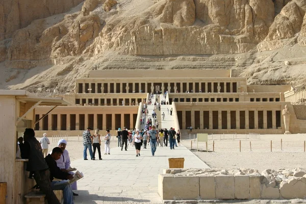 Egypt luxor hatschepsut chrám — Stock fotografie