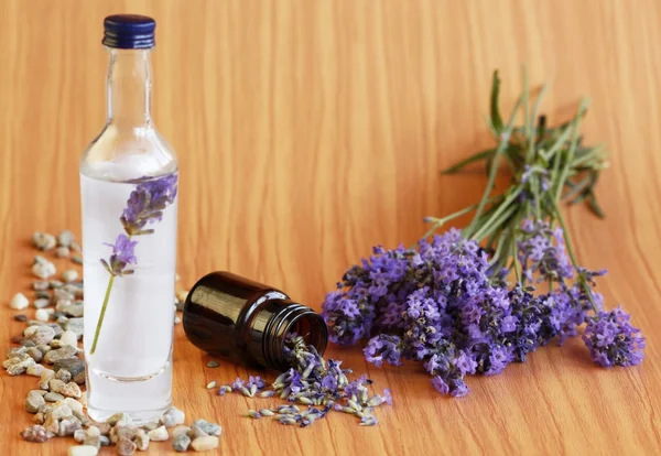Lavendel kruid en bad — Stockfoto