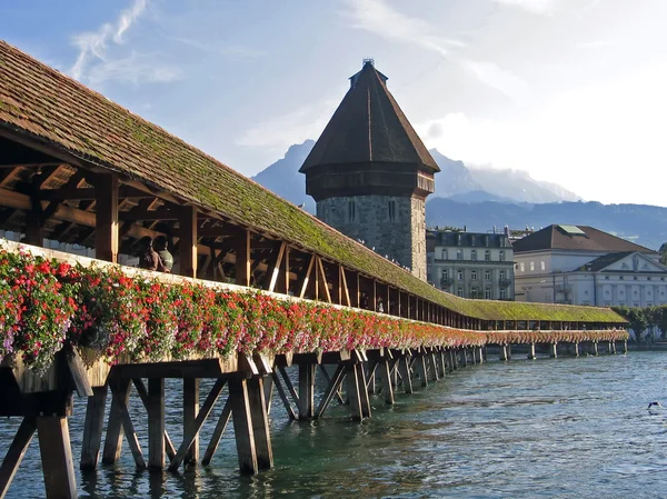 Berühmte Holzbrücke, Luzern — Stockfoto