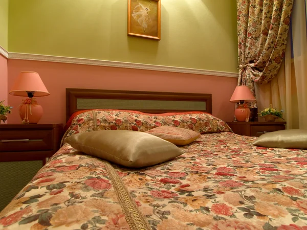 Romantyczna sypialnia — Zdjęcie stockowe