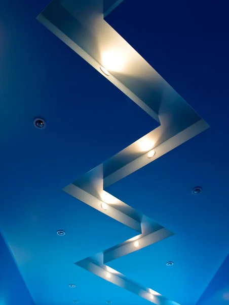 Потолок с лампами — стоковое фото