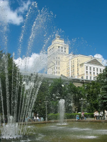 沃罗涅日。在 kolcovsky 广场喷泉. — 图库照片