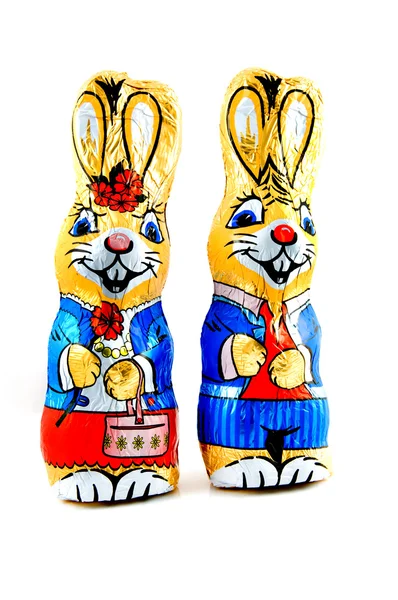Twee grappige chocolade konijnen — Stockfoto