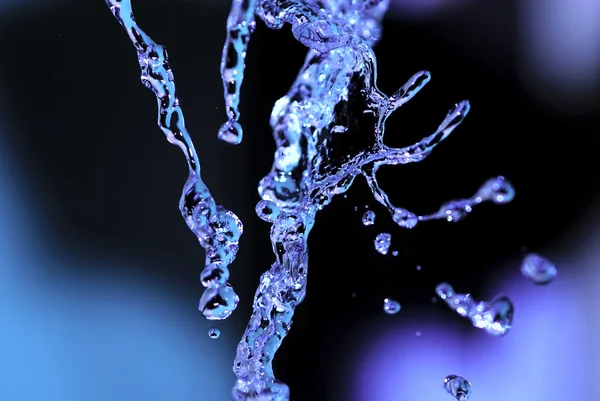 青い水のスプラッシュ — ストック写真