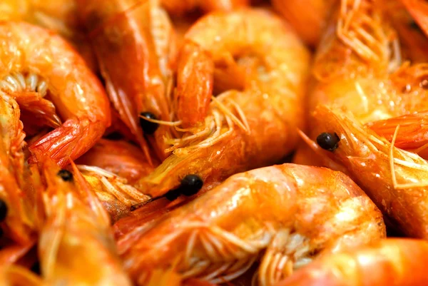 Fried shrimps background — Stock Photo, Image