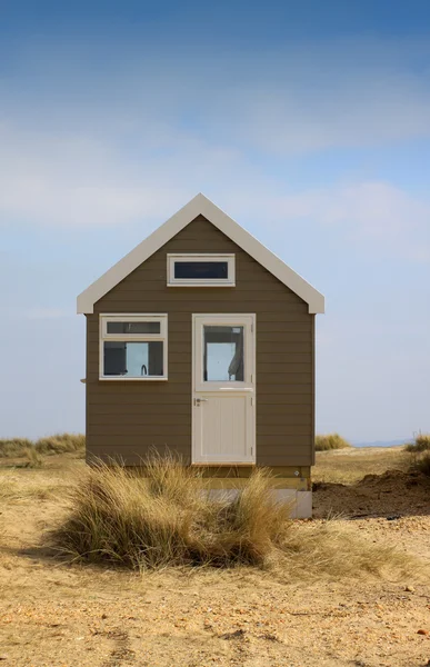 Isolerad beach hut — Stockfoto