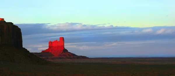 Мальовничі Monument Valley — стокове фото