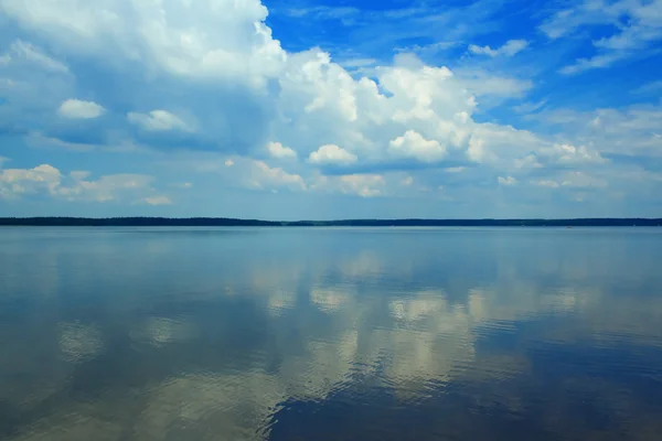 stock image Cloud over the surface of the lake