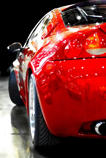 Moderna röd bil — Stockfoto