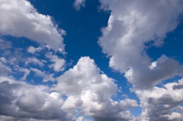 Viele Wolken — Stockfoto