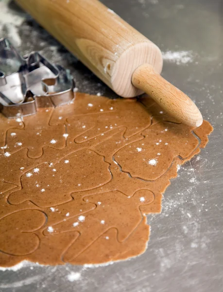 Fazer pão de gengibre — Fotografia de Stock