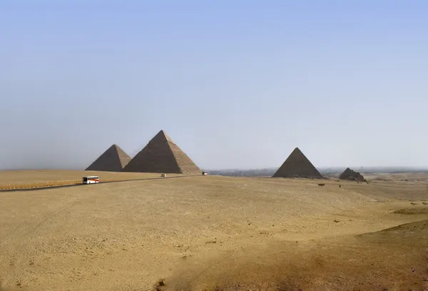 Büyük giza piramitleri — Stok fotoğraf