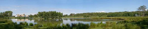 Lakehouse panorama — Zdjęcie stockowe