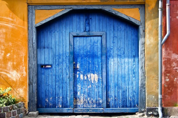 Porta del garage colorata — Foto Stock