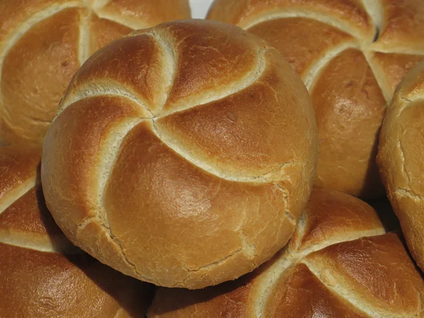 Φρέσκα ψωμάκια από το αρτοποιείο — Φωτογραφία Αρχείου