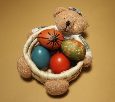Paskalya yumurta bearhamper