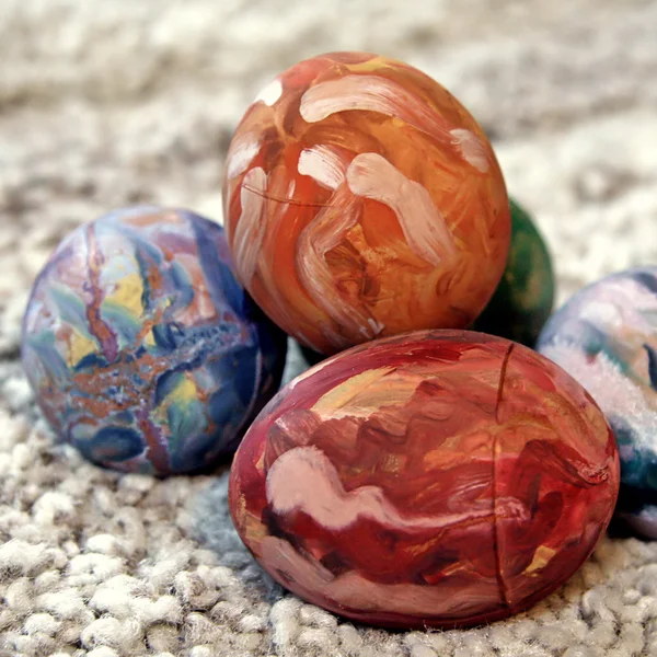 Ovos de Páscoa dedos pintados — Fotografia de Stock