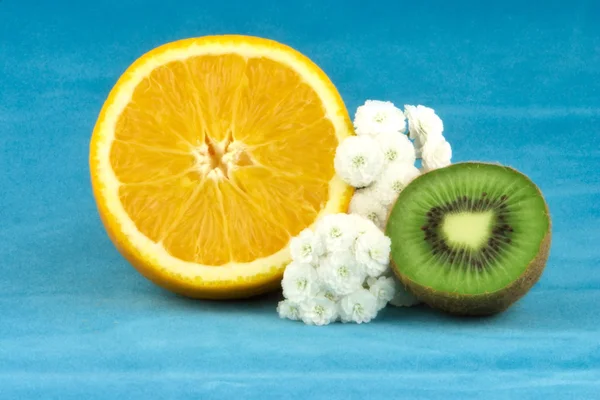Apelsin och kiwi — Stockfoto