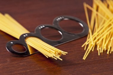 pişmemiş spagetti