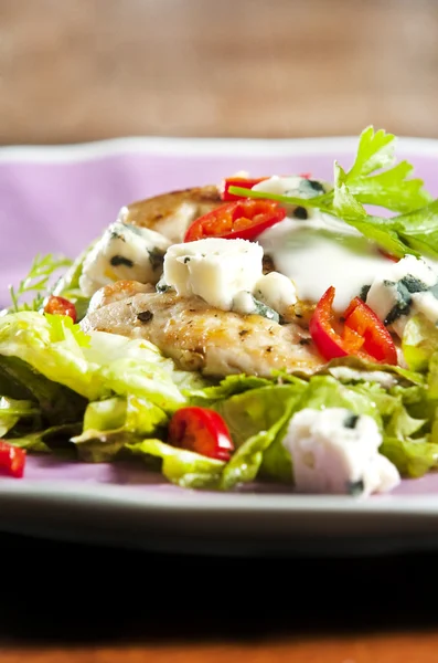 Grillezett csirkemell saláta — Stock Fotó