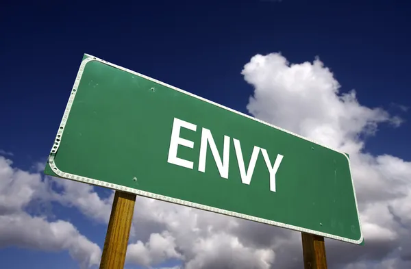 Envy Road Sign - 7 смертных грехов — стоковое фото