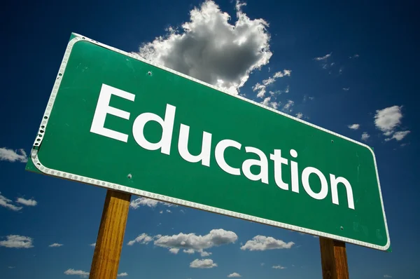 Education Road Sign Over Blue Sky — Stock Photo, Image