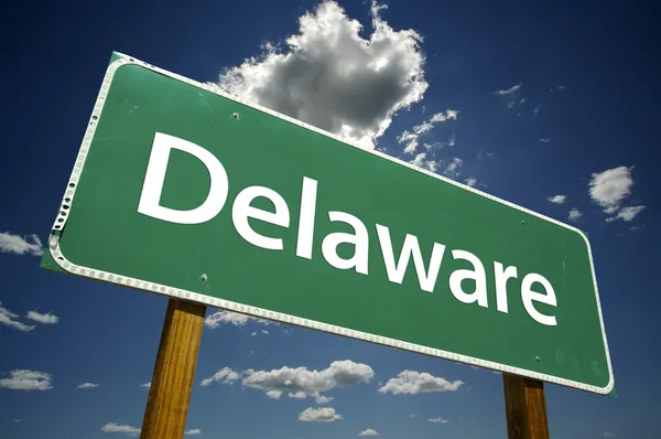 Delaware sinal de estrada verde — Fotografia de Stock