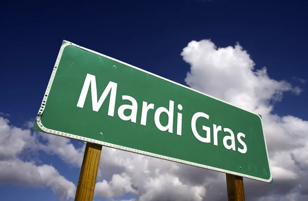 Mardi gras yeşil yol levhası — Stok fotoğraf