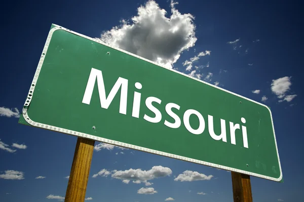 Missouri sinal de estrada verde — Fotografia de Stock