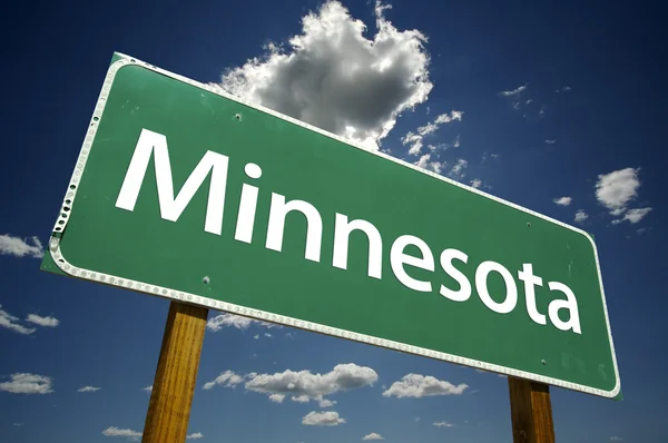Minnesota sinal de estrada verde — Fotografia de Stock