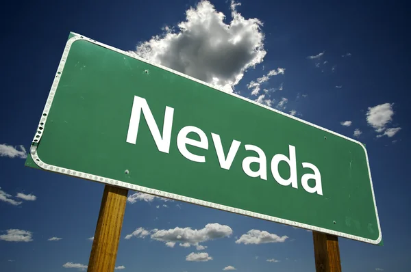 Nevada yeşil yol levhası — Stok fotoğraf
