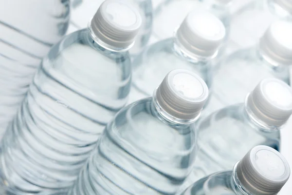 喝水的瓶子抽象图像 — 图库照片