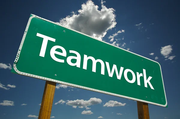 Teamwork-Verkehrszeichen — Stockfoto